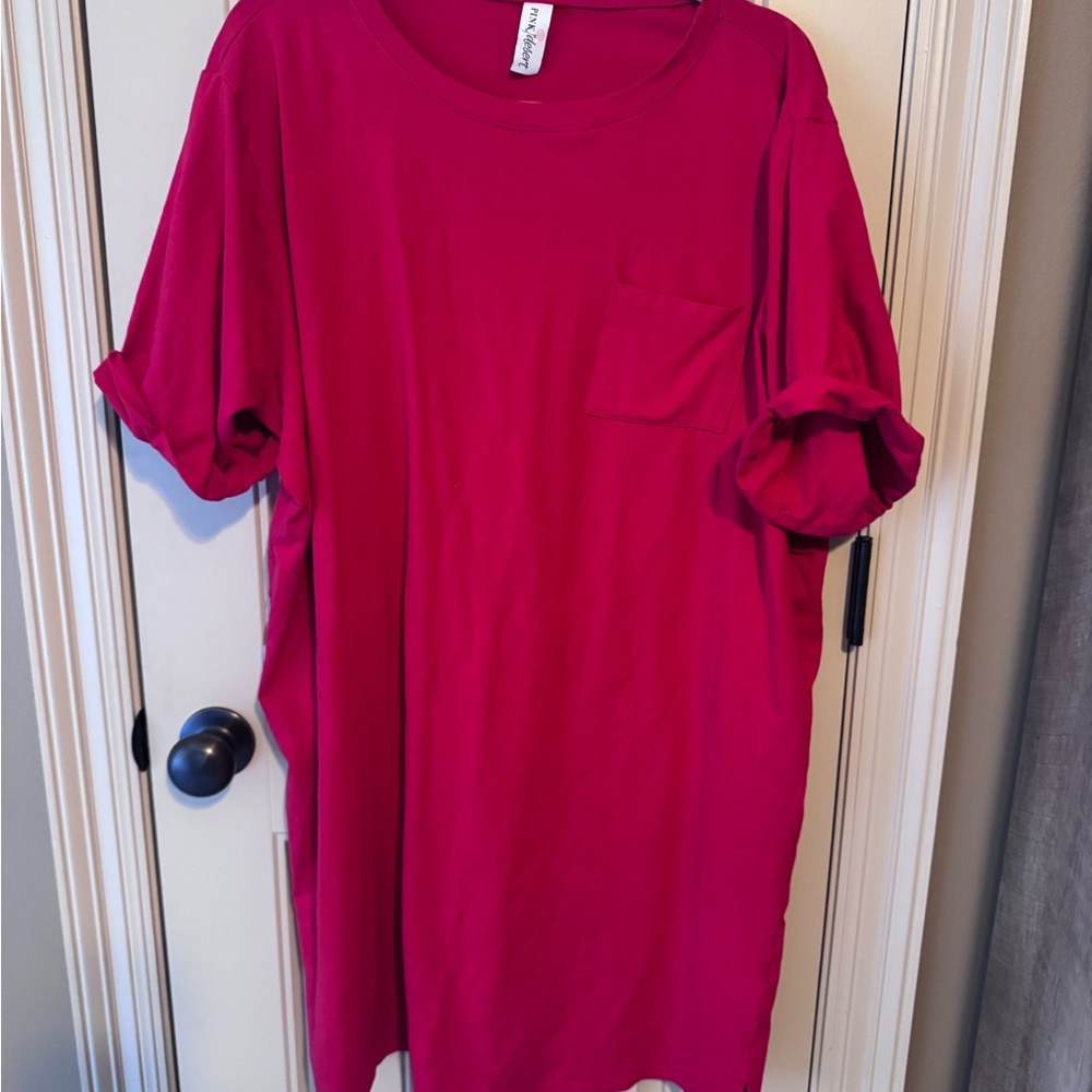 Pink Desert T-shirt dress in Red - 3XL